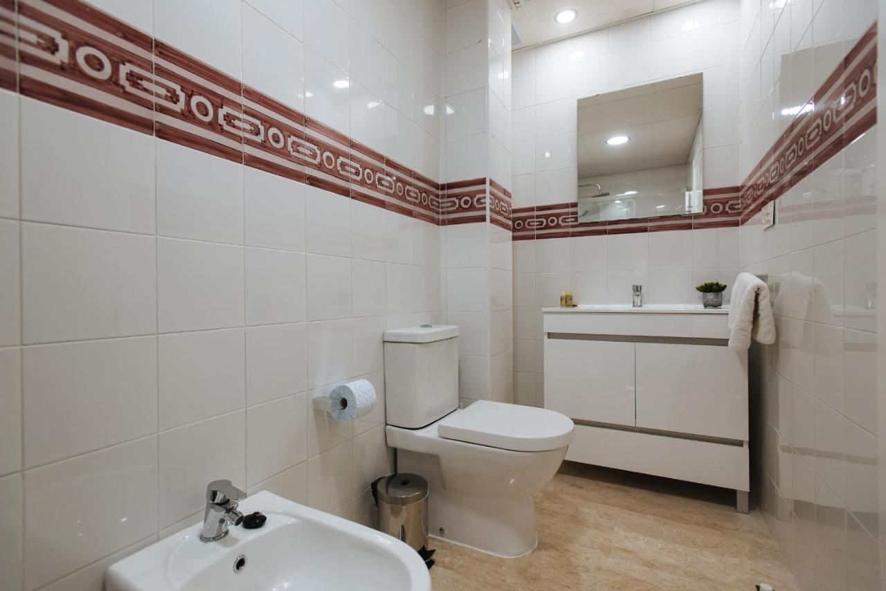 Triana Home - Free Parking Севілья Екстер'єр фото